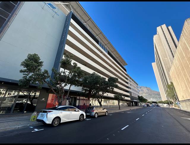 386.50M² BUILDING TO LET IN FORESHORE